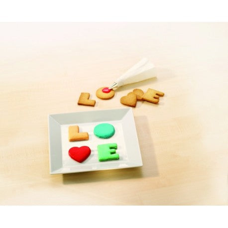 SET DE 4 CORTADORES DE LETRAS "LOVE"
